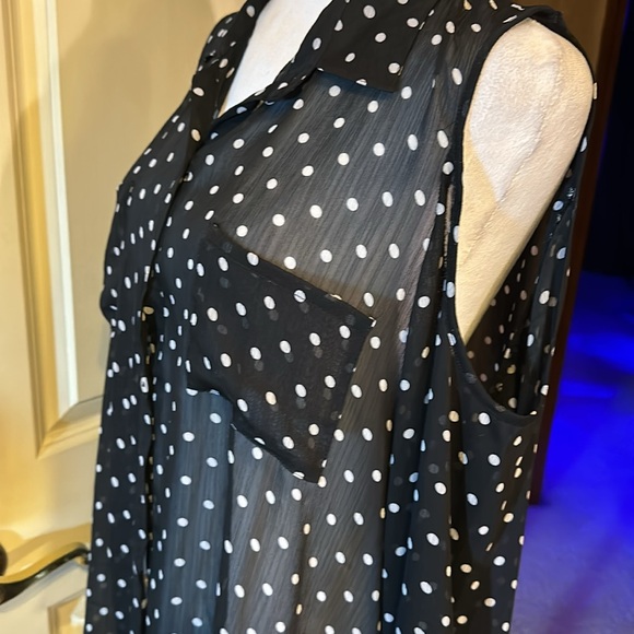 Sheer cold shoulder black&white two pockets on front long sleeve - Picture 8 of 9